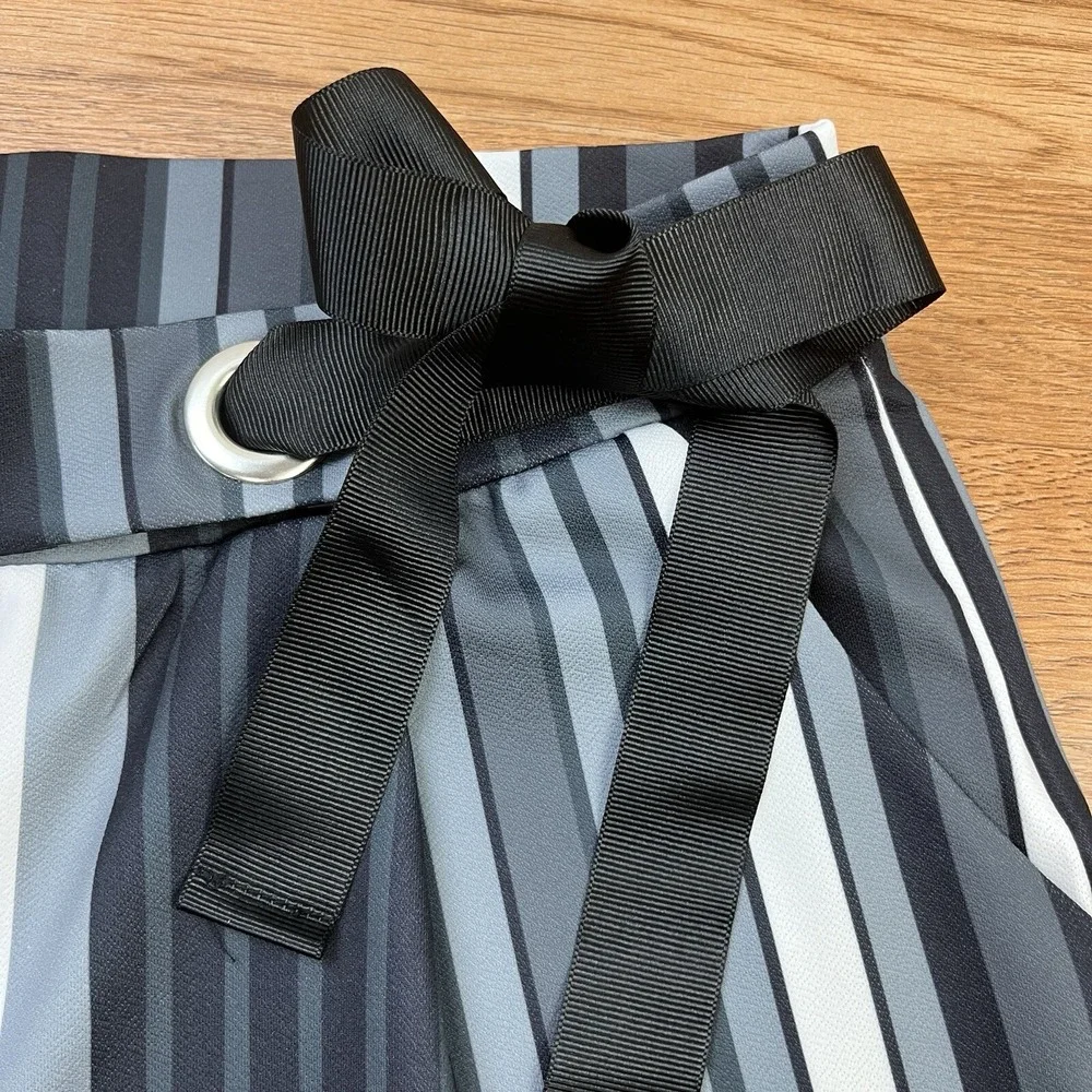 Venus Front Tie Black Grey White Striped Shorts‎ Women's Size Medium NEW
